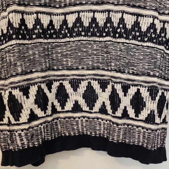 Mossimo Supply Co. Black and White Patterned Cardigan - Picture 7 of 10